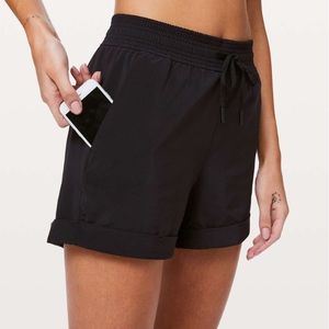 Lululemon spring break away short *4-way stretch 3"